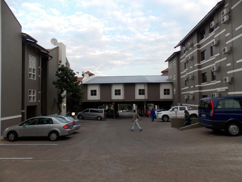 Sierra Square Hotel Randburg Exterior photo