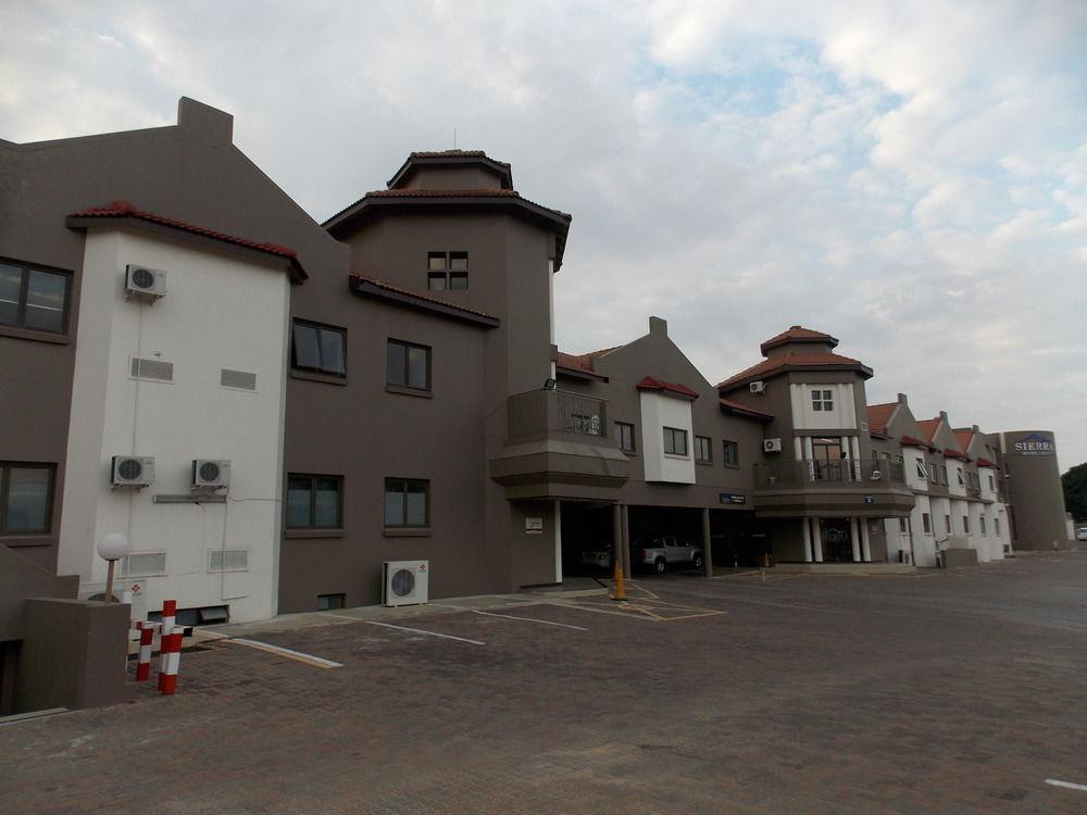 Sierra Square Hotel Randburg Exterior photo